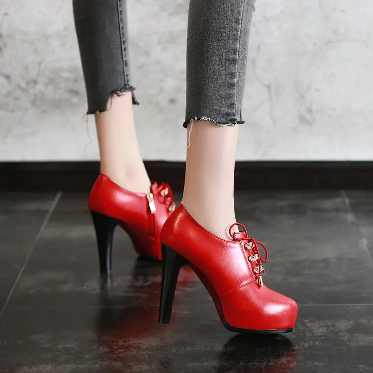 Chic Black Platform Heels with Decorative Chains - Edgy Sophistication for the Modern Woman