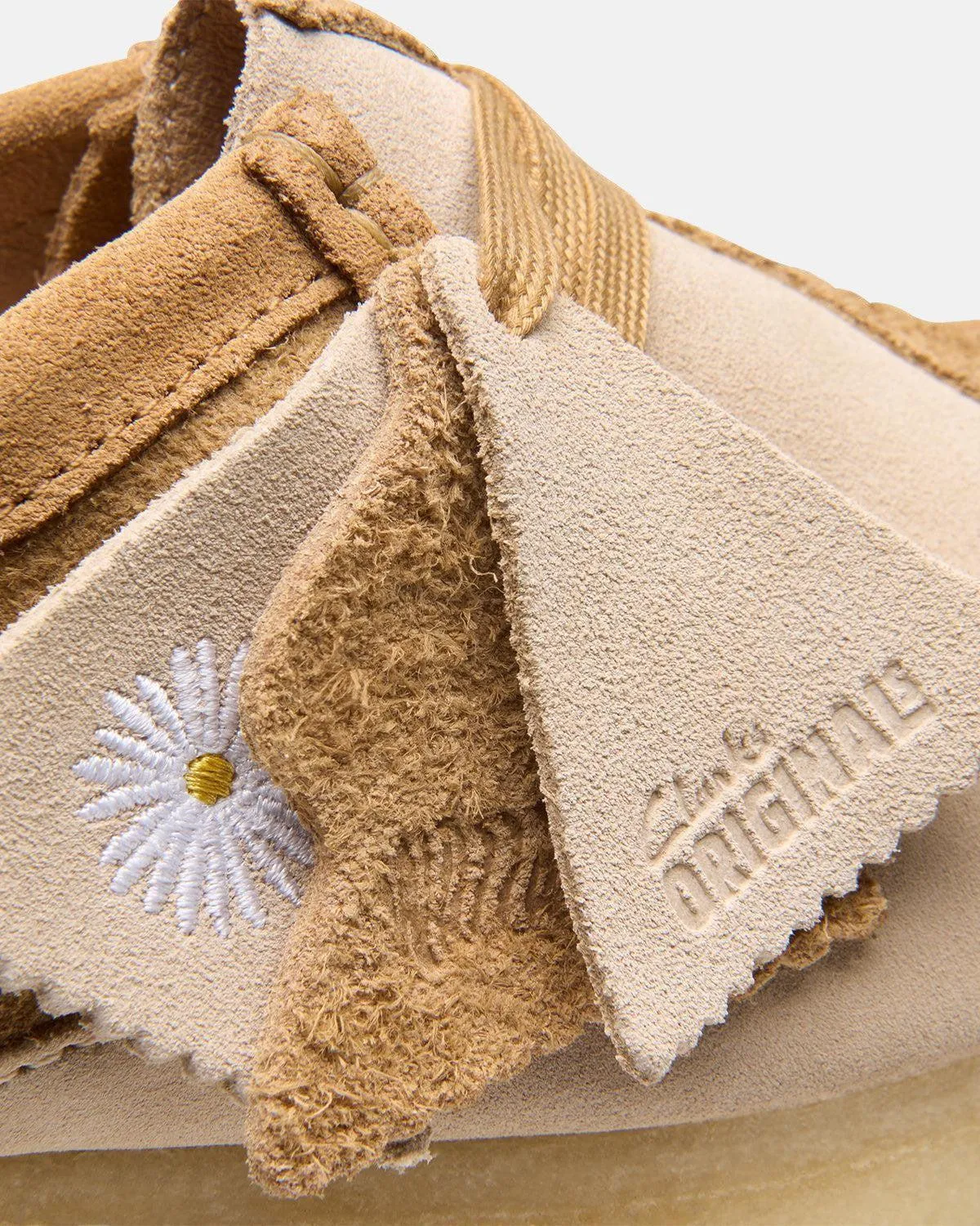 CLARKS ORIGINALS WOMENS WALLABEE SHOES MID TAN COMBI
