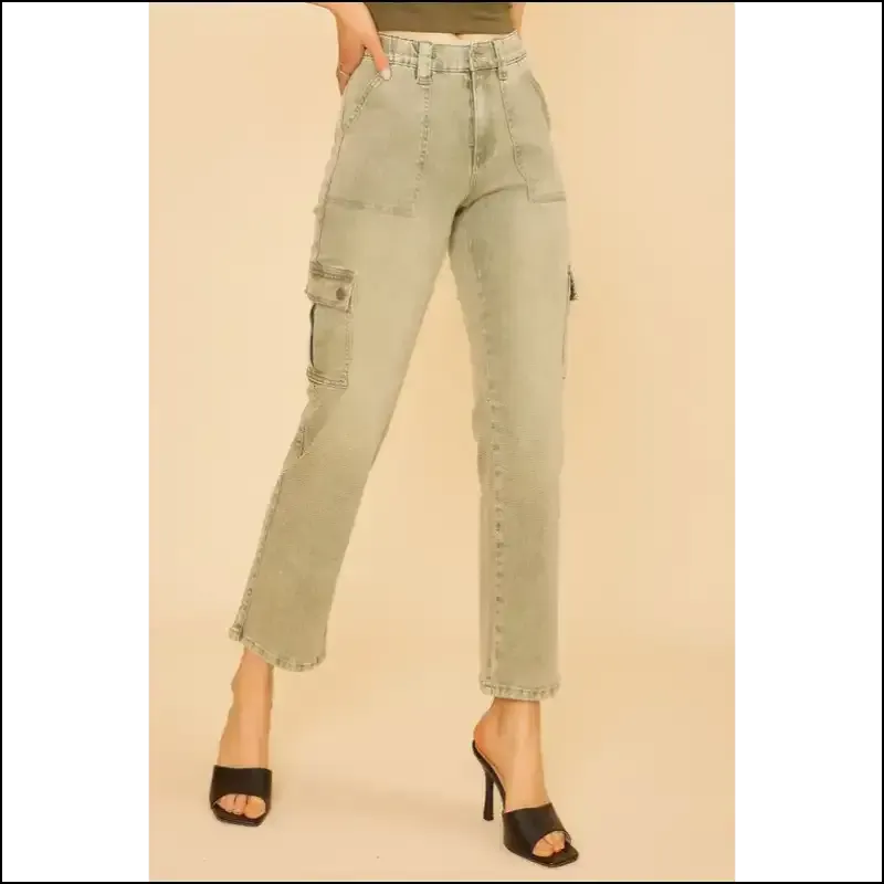 Get Ready to Strut in Annie Wear Straight Leg Jeans with Pockets! 😄👖