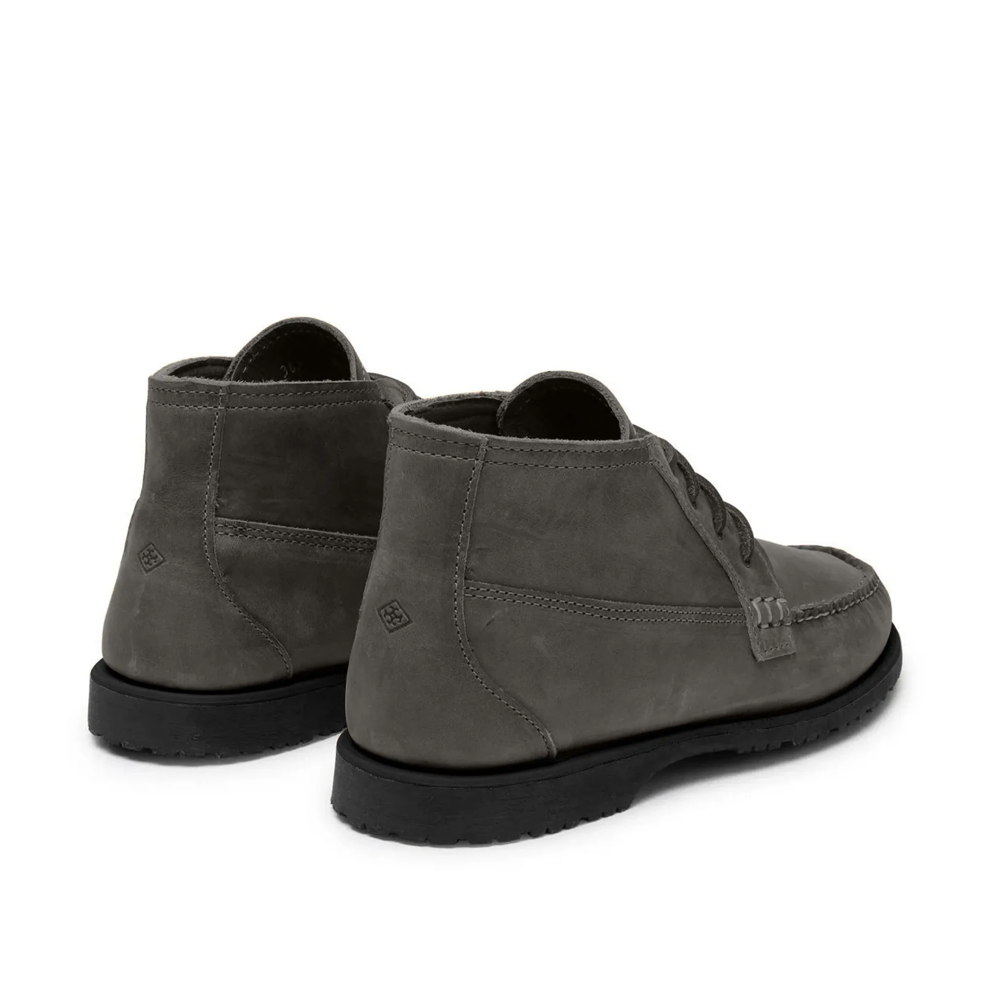 Men’s Nubuck Chuck LE Chukka: Graphite Grey