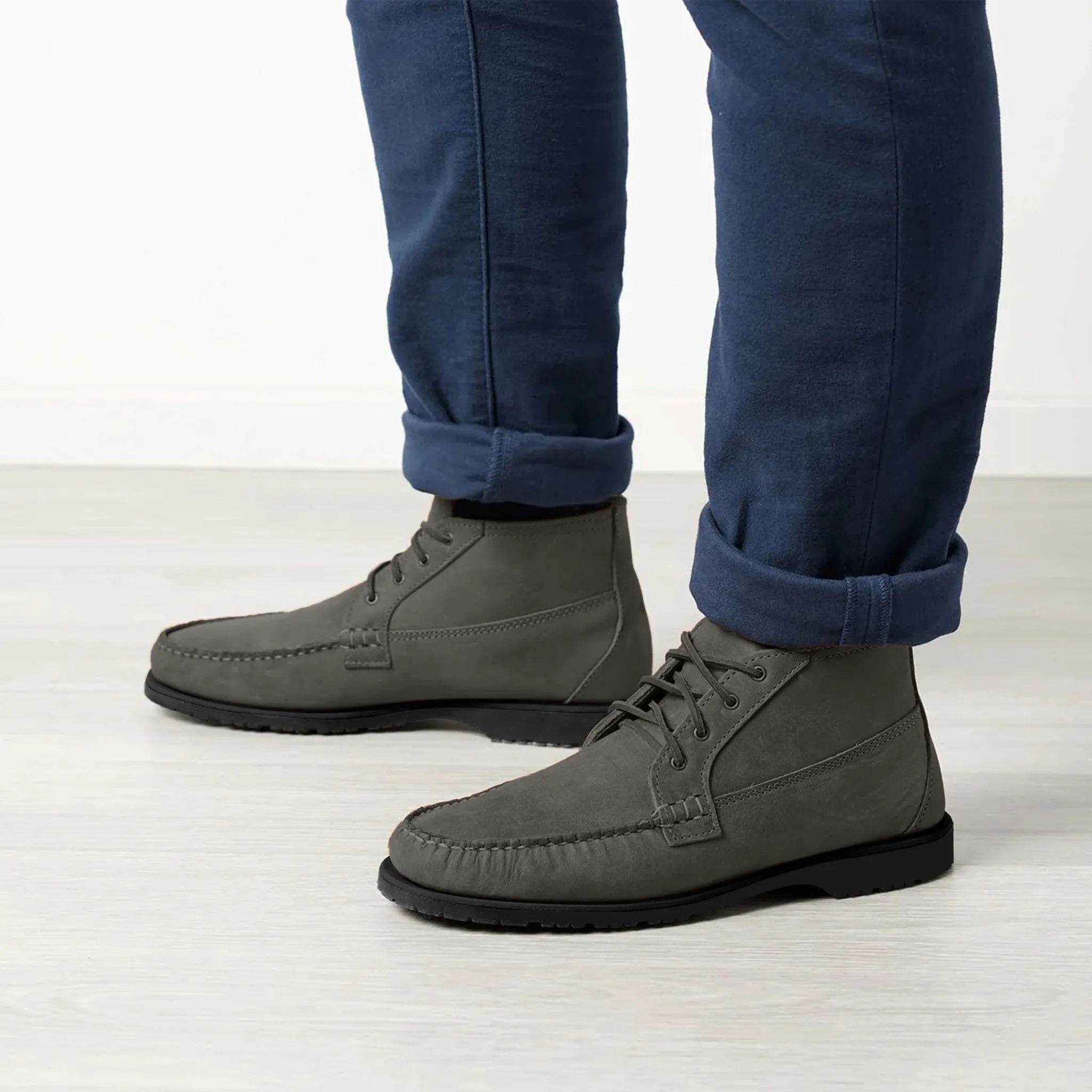 Men’s Nubuck Chuck LE Chukka: Graphite Grey