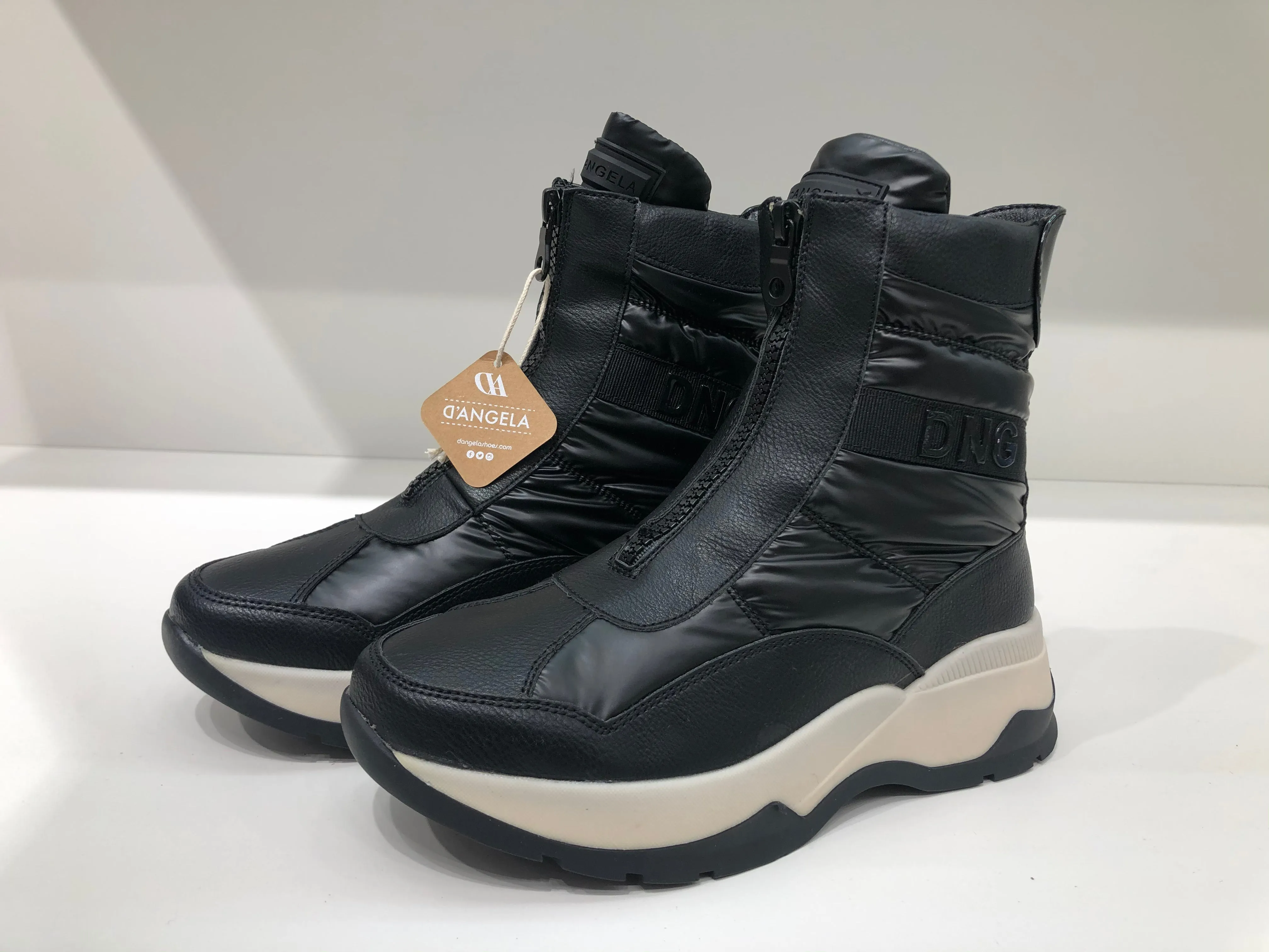 NOVA BLACK