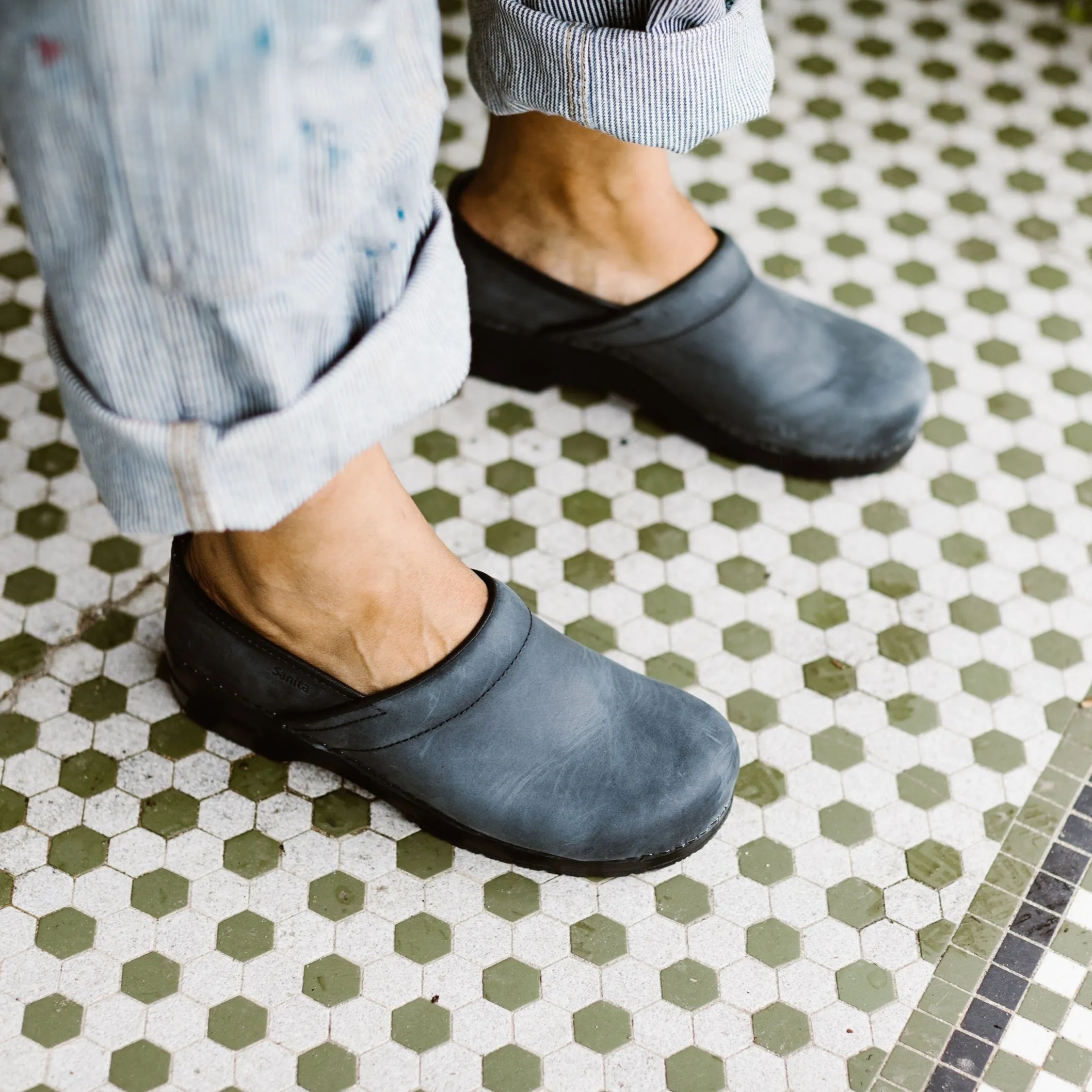 Pro. Oiled Leather Women's Clog in Ink