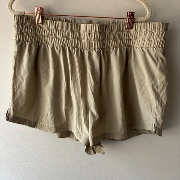 Varley Kallin Running Short Sz XL