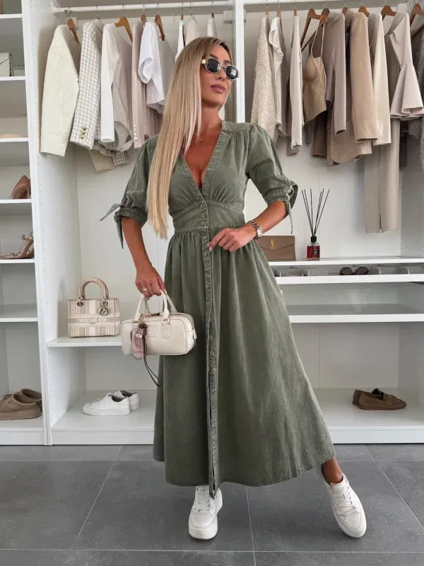Vintage-Inspired Button-Up Denim Midi Dress with Puff Sleeves