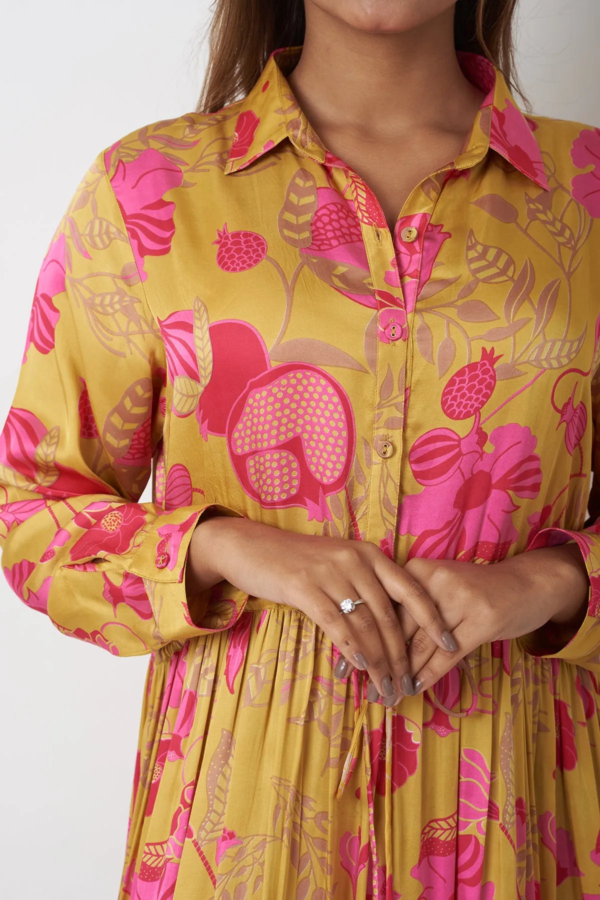 WAIST GATHER COLLAR DRESS - YELLOW