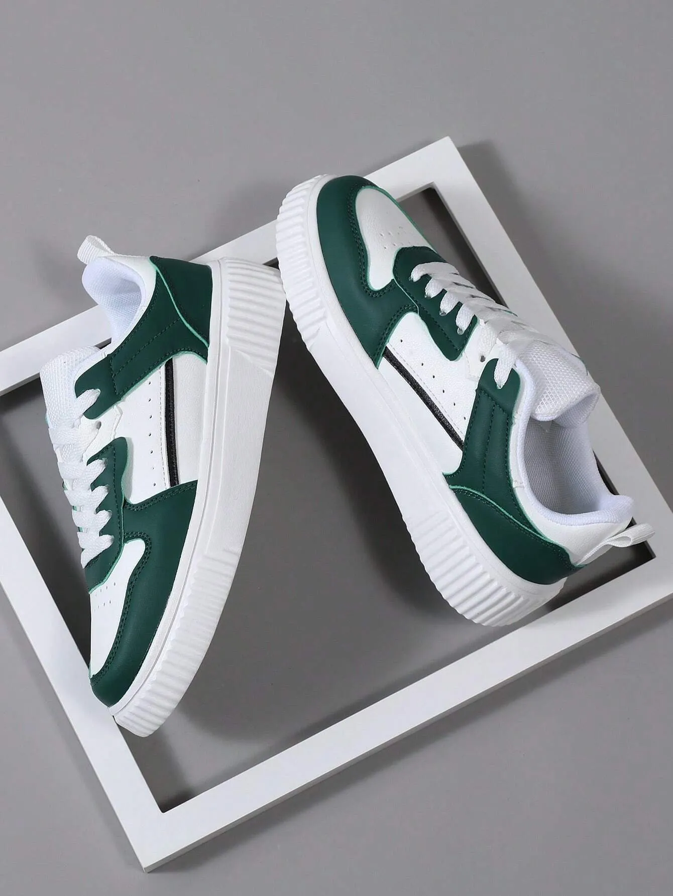 Women Lace-Up Casual Sneakers, Sports Shoes, Skateboard Shoes, Lightweight Street-Style Athletic Shoes For Women