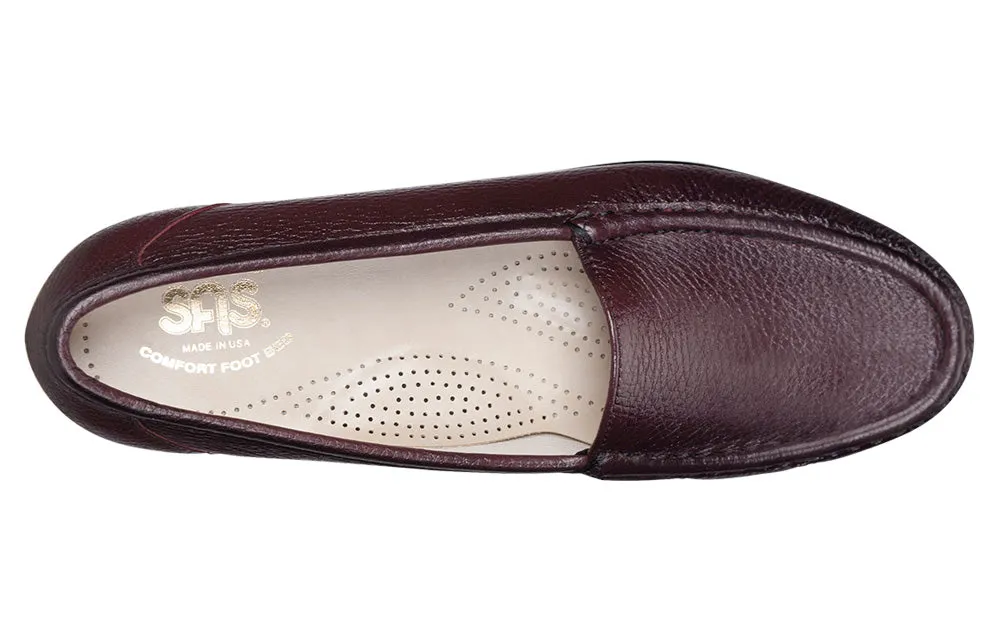 Women's Simplify Slip On Loafer in Antique Wine