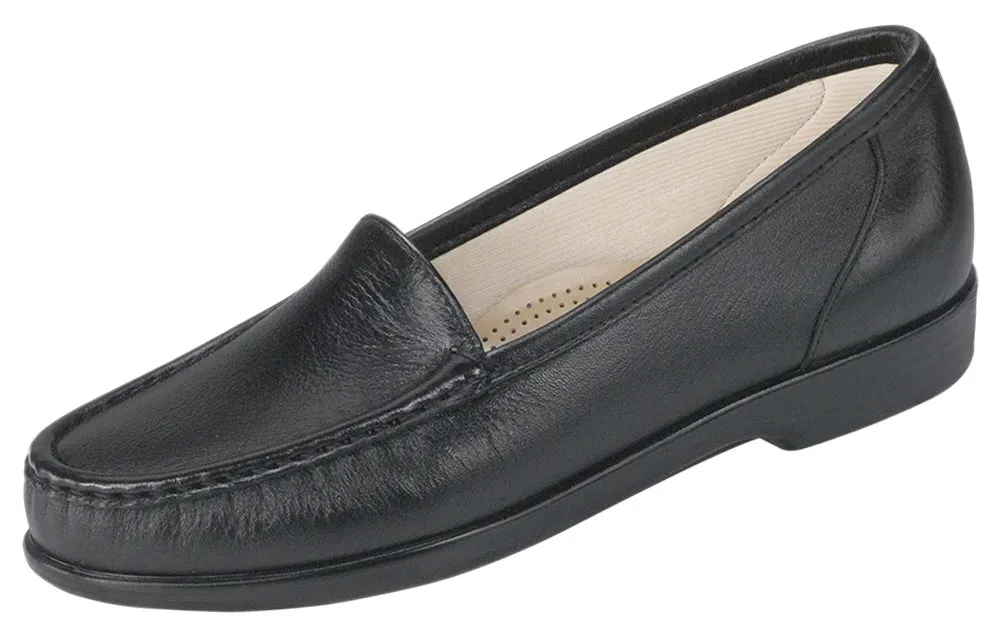 Women's Simplify Slip On Loafer in Black