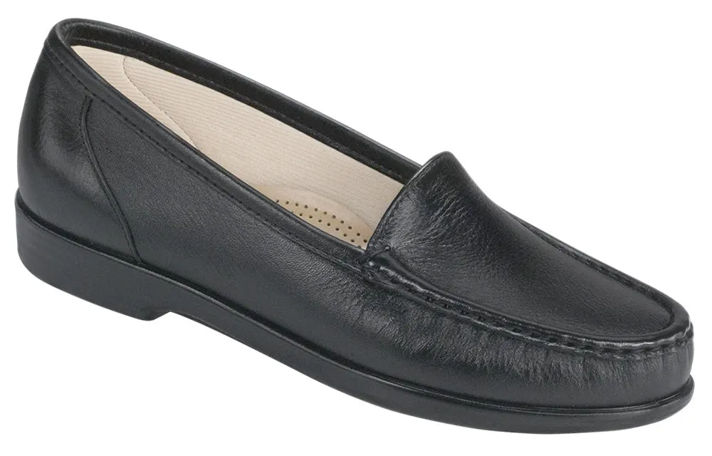Women's Simplify Slip On Loafer in Black