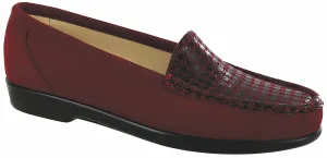 Women's Simplify Slip On Loafer in Red Tetris